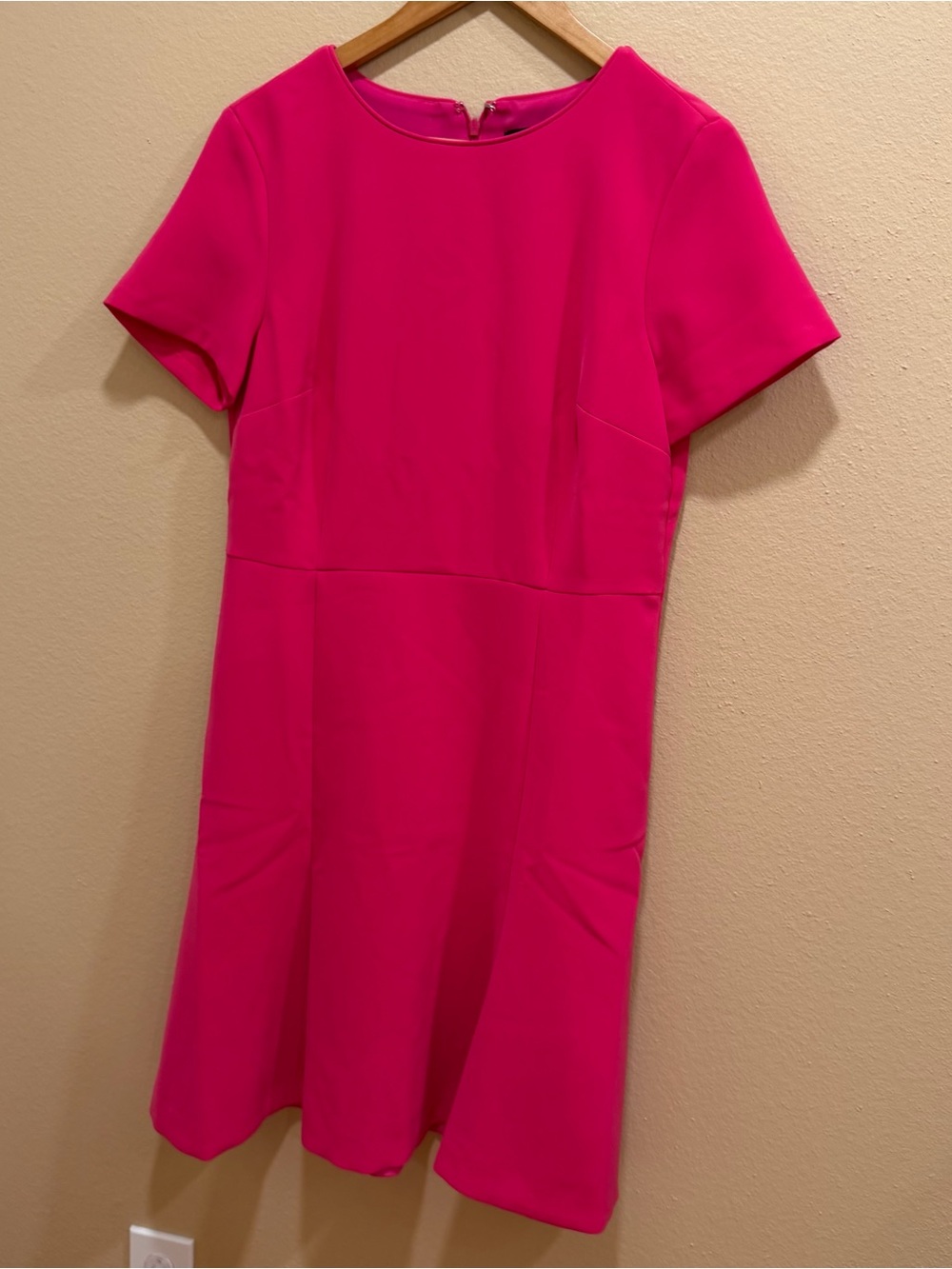 NWT Ann Taylor Women's Short Sleeve Fit-and-Flare Dress in Hot Pink 6 - Picture 12 of 15